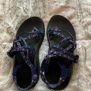 Chacos Women’s ZX/2 Classic- Blue and coral pattern- size 8